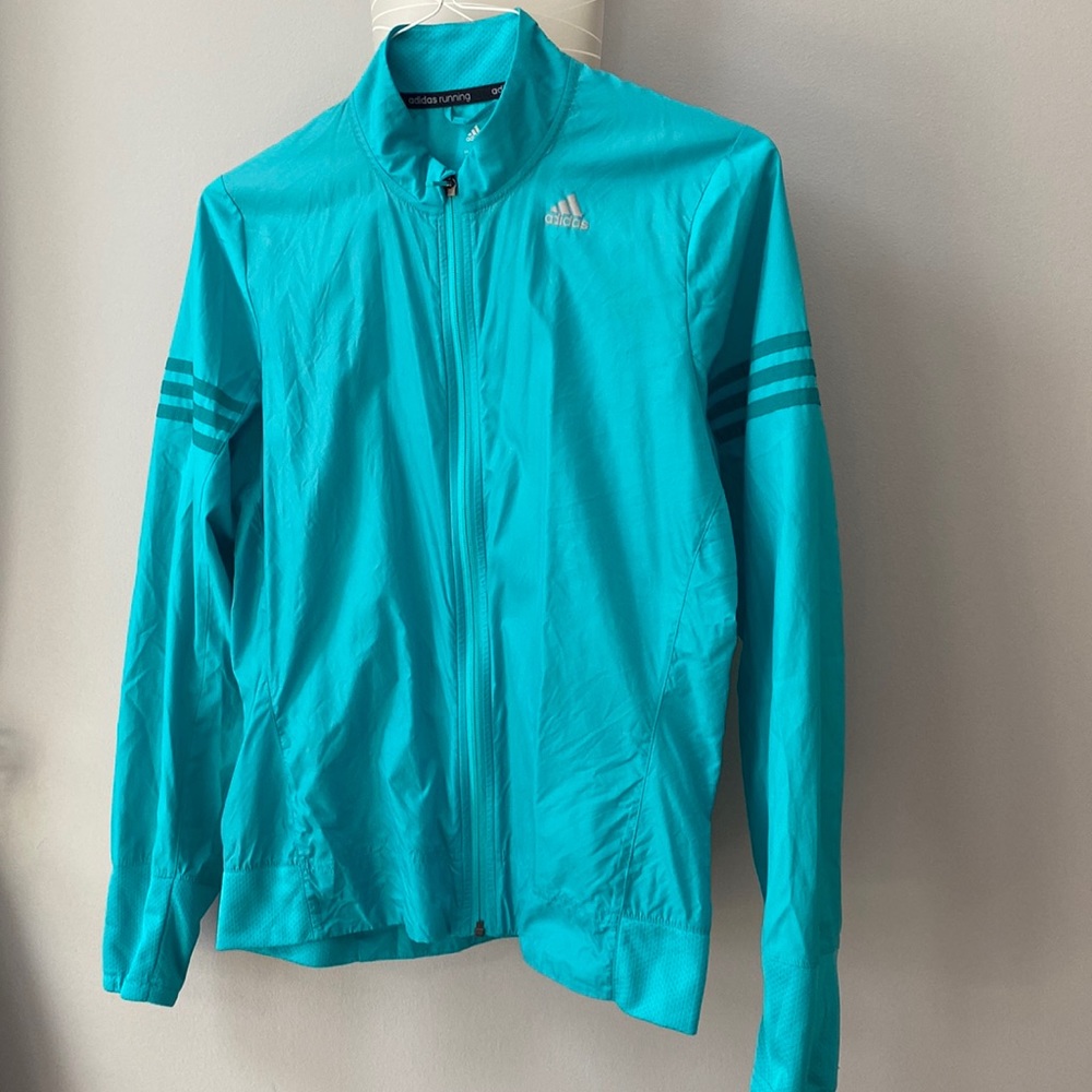 Adidas running windbreaker jacket  size M ✨climaproof